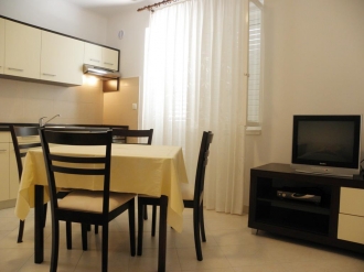 Apartman GENOVEVA 2: