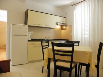 Apartman GENOVEVA 2: