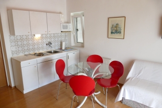 Apartman CRHA 1: