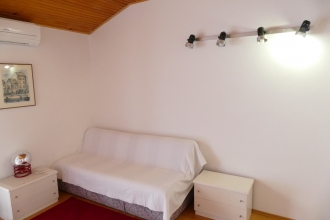 Apartman CRHA 1: