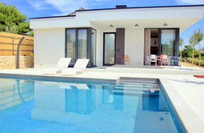 Holiday Home MAYA